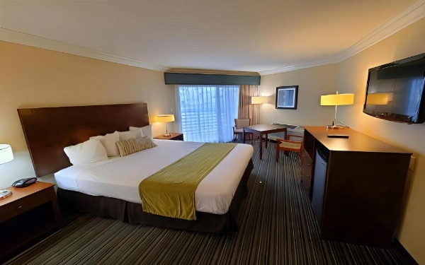 Huntington Beach Inn image 31