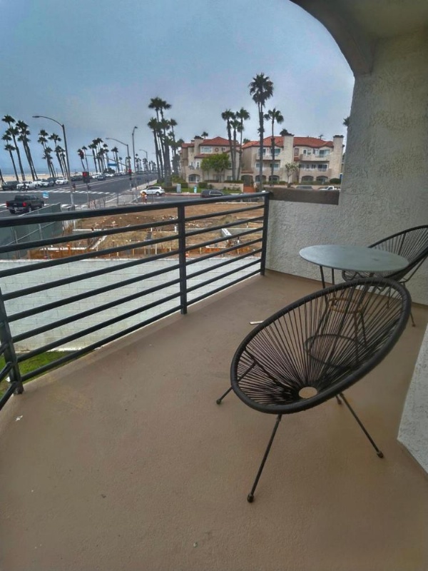 Huntington Beach Inn image 5