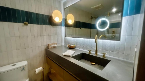 Huntington Beach Inn image 9
