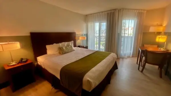 Huntington Beach Inn 6