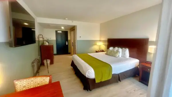 Huntington Beach Inn 7